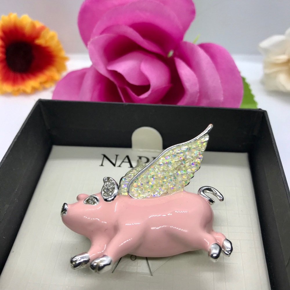 NEW Napier Pig with With Wings Brooch